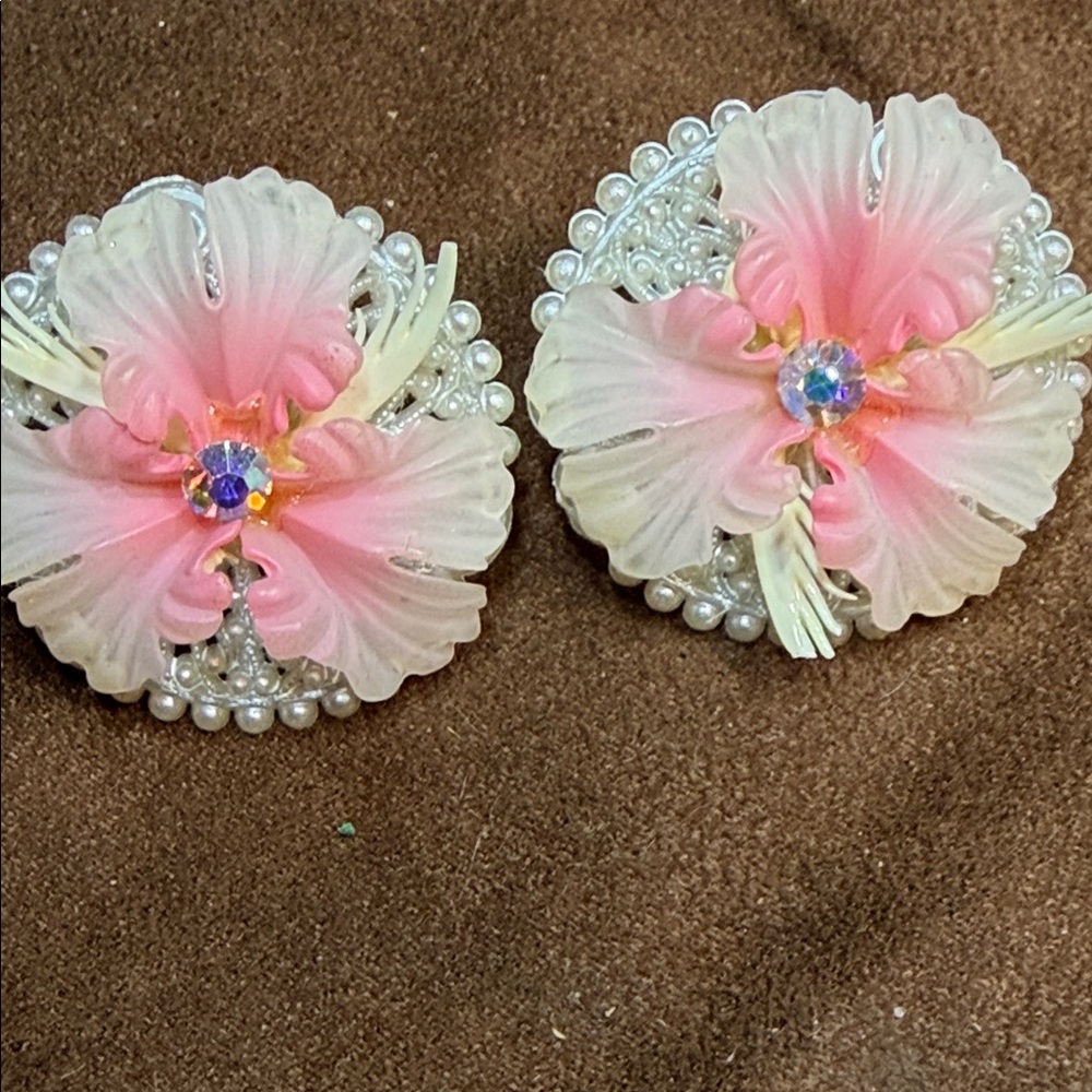 Vintage Floral Rhinestone Screw Back Earrings pink / white 🐈‍⬛